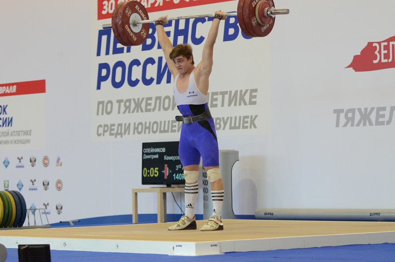 Кузбассовцы отметились наградами на первенстве России по тяжелой атлетике среди юниорок и юниоров