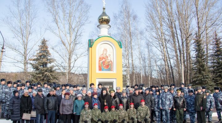 В Новокузнецке открыли мемориал погибшим сотрудникам ОМОН