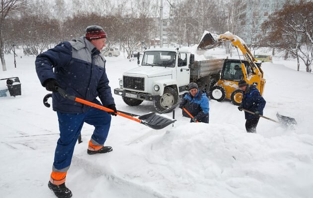 Половину Кузбасса засыпало снегом