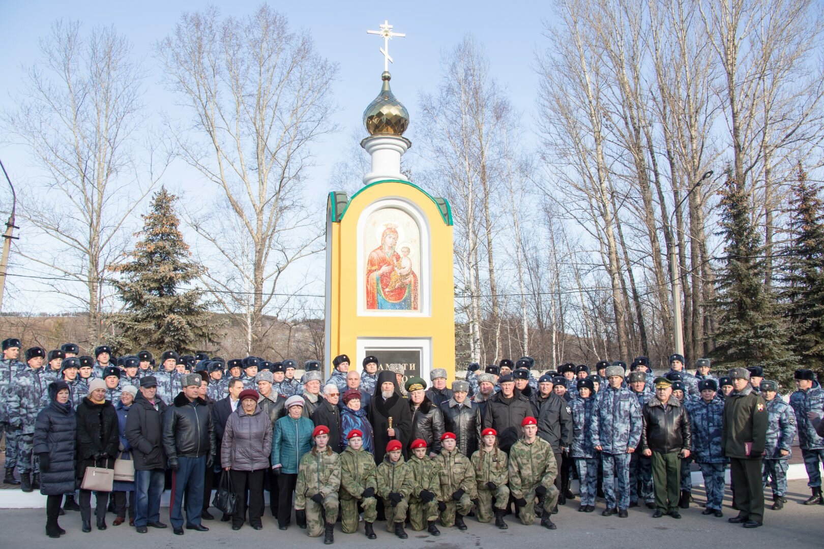 В Новокузнецке открыли мемориал погибшим сотрудникам ОМОН