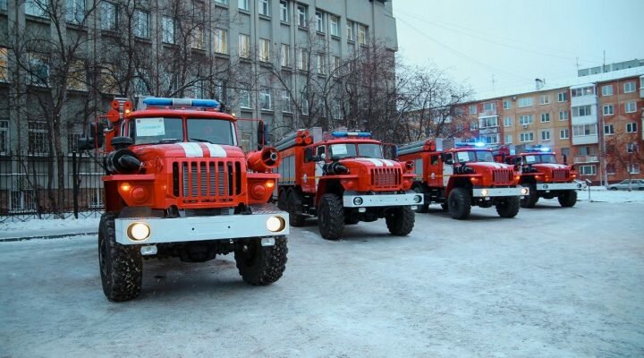 Пожарные четырех территорий Кузбасса получили новые автоцистерны